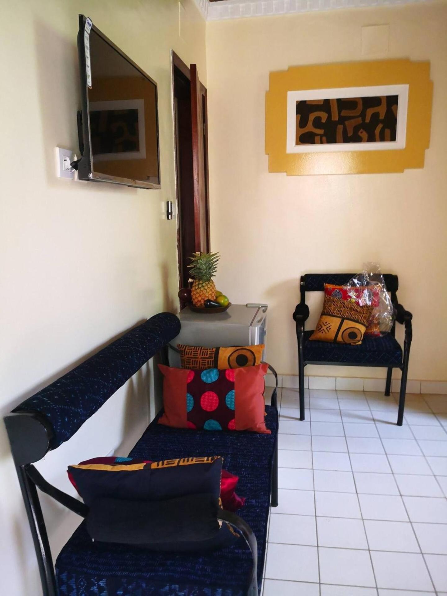 Tout Confort Avec Jardin Entree Bastos Yaoundé 外观 照片