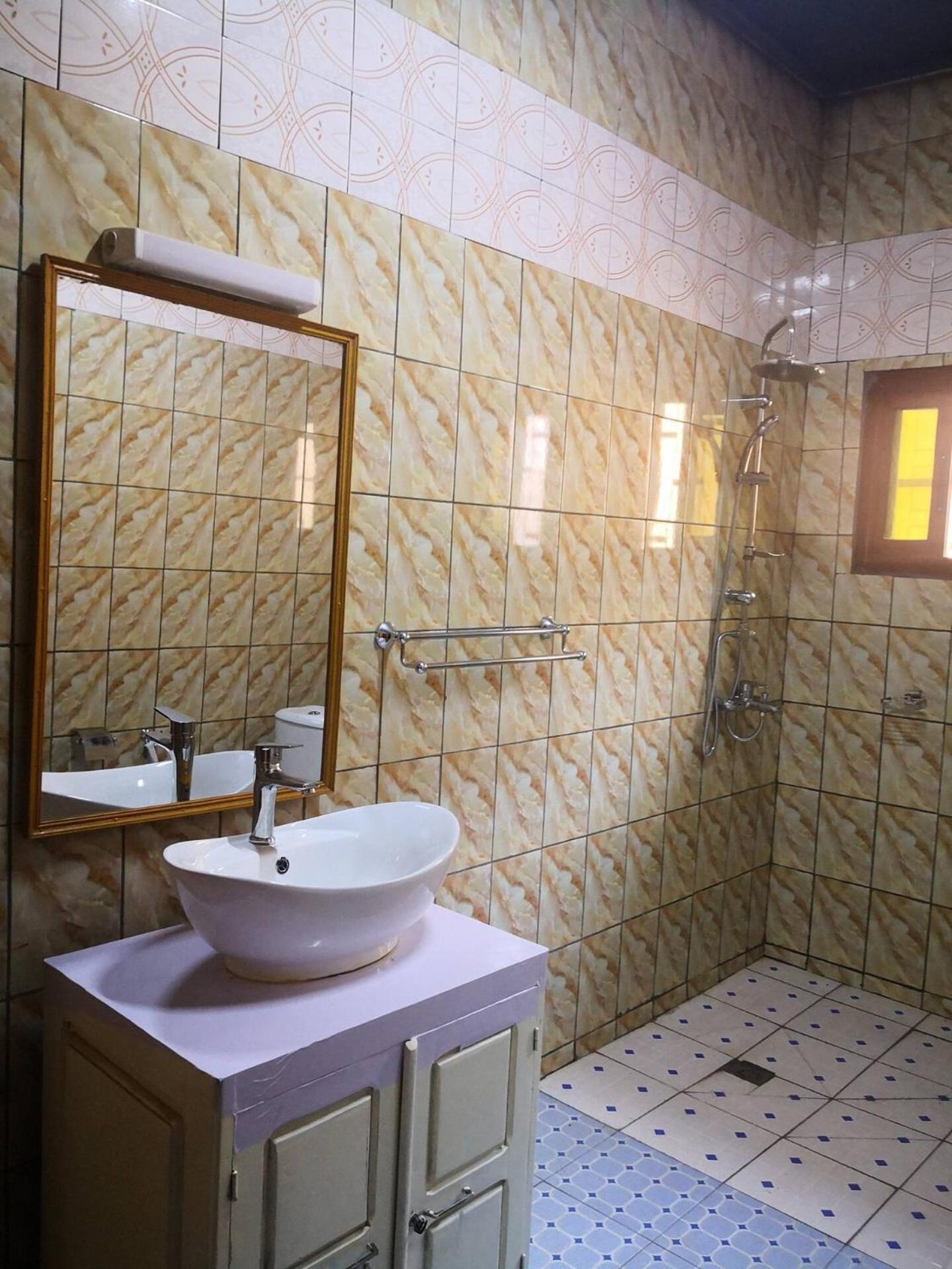 Tout Confort Avec Jardin Entree Bastos Yaoundé 外观 照片